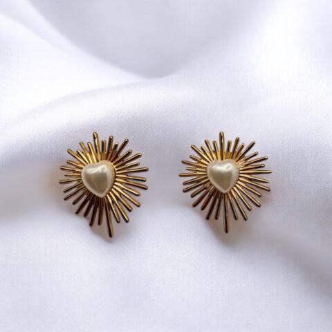 Çelik Kalp İnci Etrafı Saçak Gold Küpe