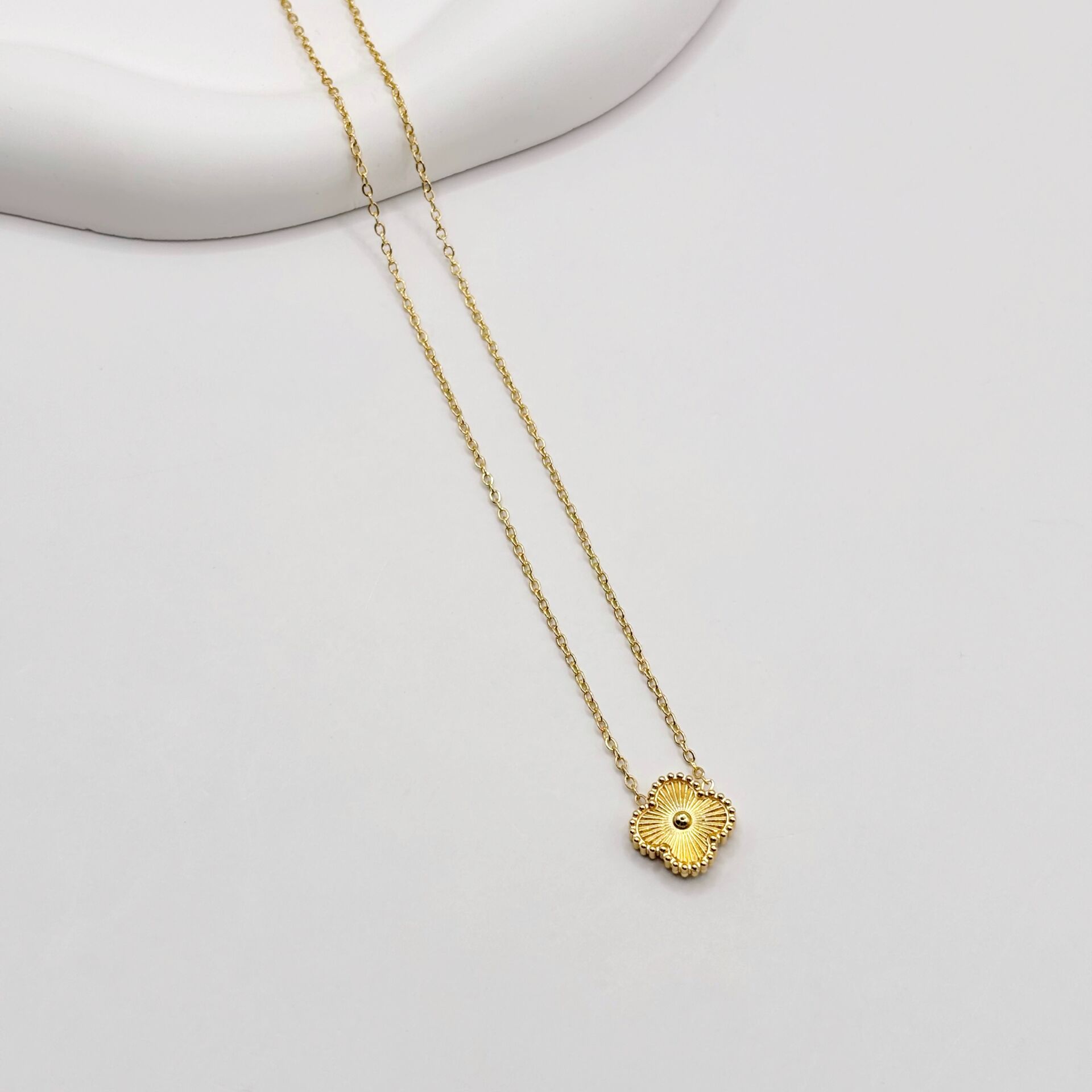 Gold Yonca Çelik Kolye